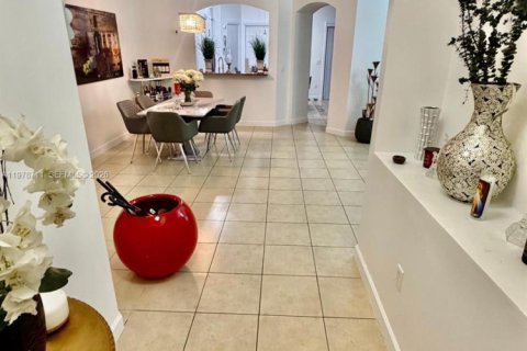 House in Homestead, Florida 3 bedrooms, 176.24 sq.m. № 2046003 - photo 11