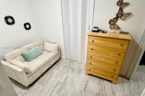 House in Homestead, Florida 3 bedrooms, 176.24 sq.m. № 2046003 - photo 9