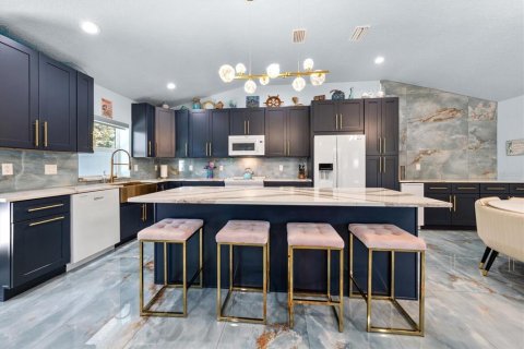 Villa ou maison à vendre à Largo, Floride: 3 chambres, 152.36 m2 № 2266483 - photo 4