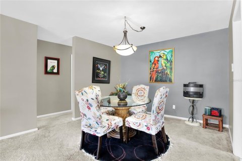 House in Largo, Florida 4 bedrooms, 213.4 sq.m. № 2237483 - photo 8