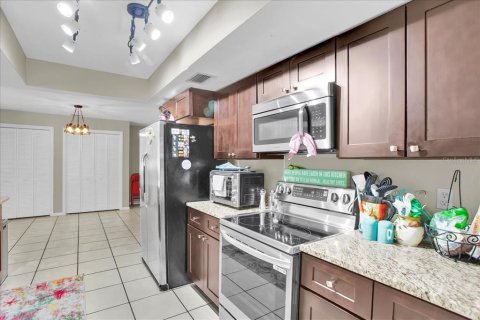 House in Largo, Florida 4 bedrooms, 213.4 sq.m. № 2237483 - photo 12