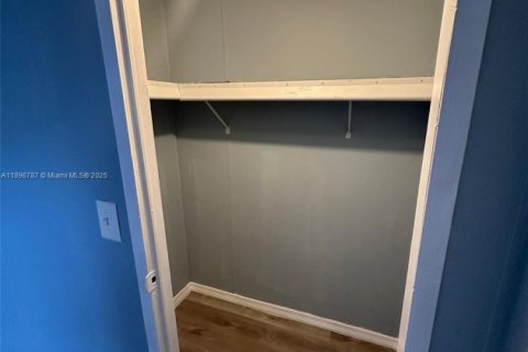 Снять в аренду квартиру в Бока-Ратон, Флорида 3 спальни, 107.02м2, № 1948397 - фото 11