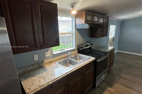 Снять в аренду квартиру в Бока-Ратон, Флорида 3 спальни, 107.02м2, № 1948397 - фото 27