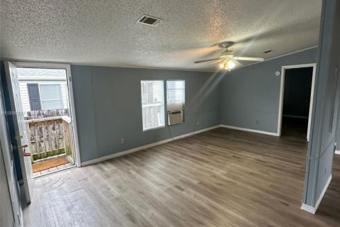 Снять в аренду квартиру в Бока-Ратон, Флорида 3 спальни, 107.02м2, № 1948397 - фото 3