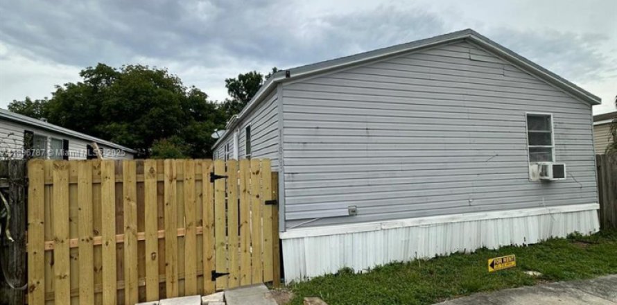 Квартира в Бока-Ратон, Флорида 3 спальни, 107.02м2 № 1948397