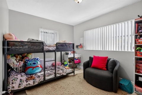 House in Hollywood, Florida 3 bedrooms, 82.31 sq.m. № 2041165 - photo 20