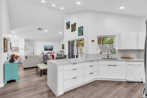 Villa ou maison à vendre à Pembroke Pines, Floride: 3 chambres, 130.81 m2 № 2059638 - photo 18