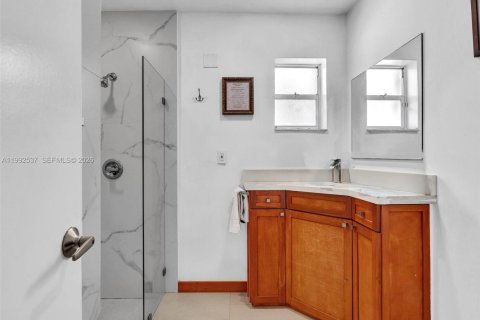 Villa ou maison à vendre à Pembroke Pines, Floride: 3 chambres, 130.81 m2 № 2059638 - photo 22