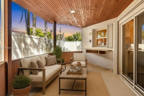 Villa ou maison à vendre à Pembroke Pines, Floride: 3 chambres, 130.81 m2 № 2059638 - photo 2