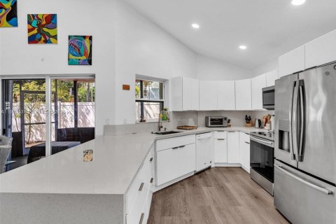 Villa ou maison à vendre à Pembroke Pines, Floride: 3 chambres, 130.81 m2 № 2059638 - photo 19