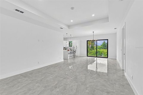 Купить виллу или дом в Порт-Шарлотт, Флорида 12 комнат, 176.89м2, № 2360274 - фото 7