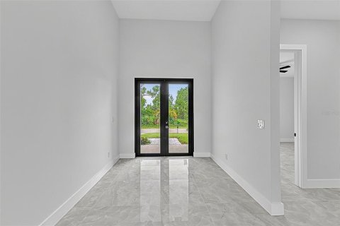 Купить виллу или дом в Порт-Шарлотт, Флорида 12 комнат, 176.89м2, № 2360274 - фото 5