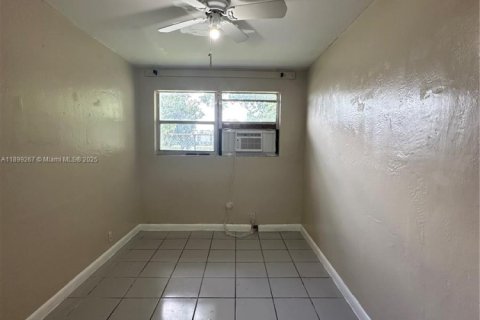 Apartment in Hollywood, Florida 1 bedroom, 405.61 sq.m. № 1950821 - photo 6
