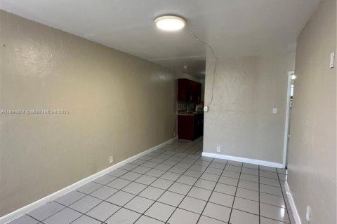 Apartment in Hollywood, Florida 1 bedroom, 405.61 sq.m. № 1950821 - photo 14