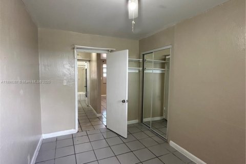 Apartment in Hollywood, Florida 1 bedroom, 405.61 sq.m. № 1950821 - photo 7