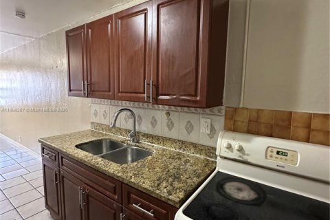 Apartment in Hollywood, Florida 1 bedroom, 405.61 sq.m. № 1950821 - photo 12