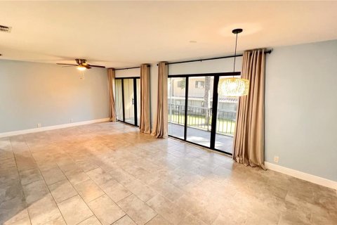 Condo in Winter Springs, Florida, 3 bedrooms  № 1909382 - photo 7