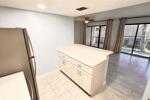 Condo in Winter Springs, Florida, 3 bedrooms  № 1909382 - photo 20