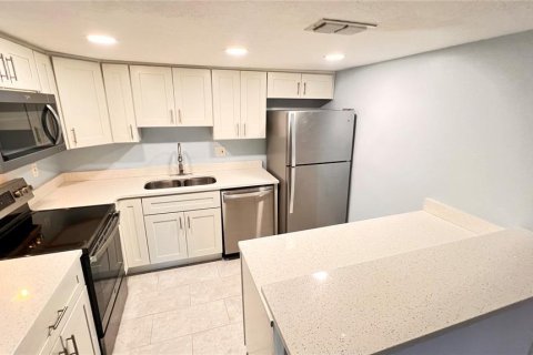 Condo in Winter Springs, Florida, 3 bedrooms  № 1909382 - photo 13