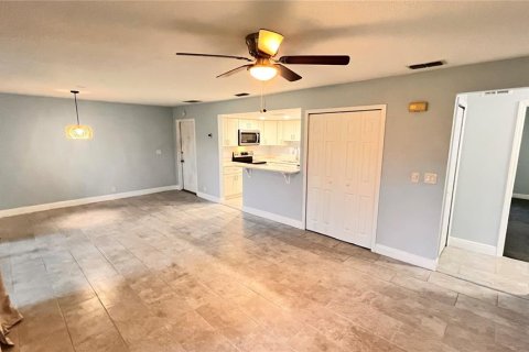 Condo in Winter Springs, Florida, 3 bedrooms  № 1909382 - photo 8