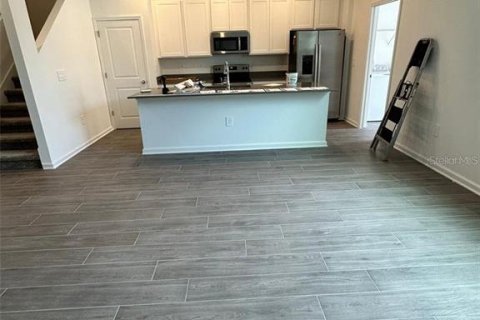 Townhouse in Winter Garden, Florida 4 bedrooms, 185.8 sq.m. № 1777192 - photo 8