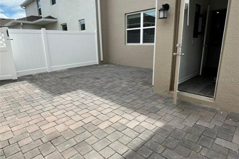 Townhouse in Winter Garden, Florida 4 bedrooms, 185.8 sq.m. № 1777192 - photo 23