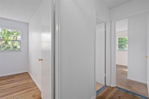 House in Seminole, Florida 3 bedrooms, 157.19 sq.m. № 1915523 - photo 19