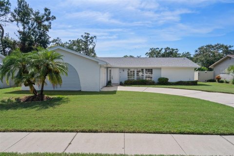 House in Seminole, Florida 3 bedrooms, 157.19 sq.m. № 1915523 - photo 2