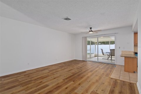 House in Seminole, Florida 3 bedrooms, 157.19 sq.m. № 1915523 - photo 9