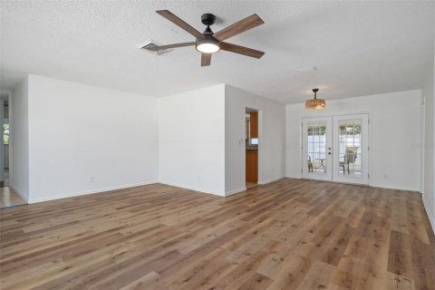 House in Seminole, Florida 3 bedrooms, 157.19 sq.m. № 1915523 - photo 29