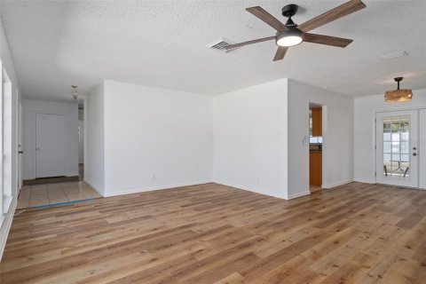 House in Seminole, Florida 3 bedrooms, 157.19 sq.m. № 1915523 - photo 30