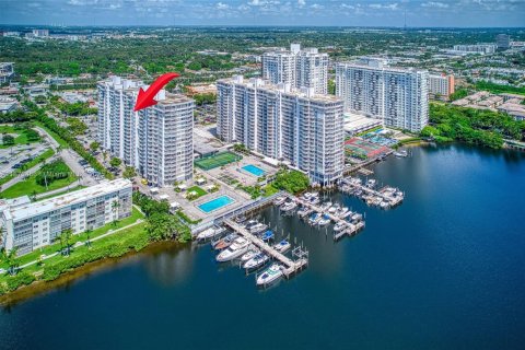 Condominio en venta en Aventura, Florida, 2 dormitorios, 145.39 m2 № 2089144 - foto 2