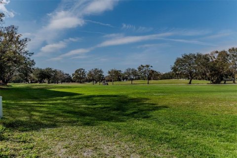 Condo in Largo, Florida, 2 bedrooms  № 2277554 - photo 19