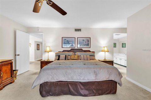 Condo in Largo, Florida, 2 bedrooms  № 2277554 - photo 11
