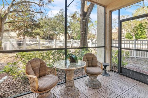 Condo in Largo, Florida, 2 bedrooms  № 2277554 - photo 18