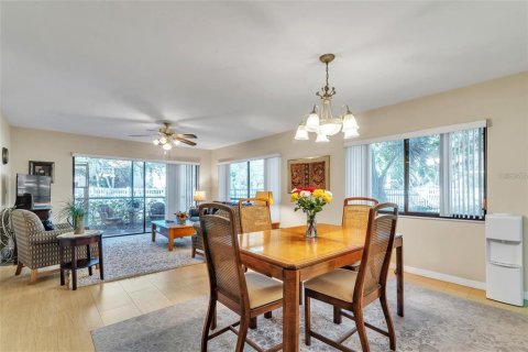 Condo in Largo, Florida, 2 bedrooms  № 2277554 - photo 4