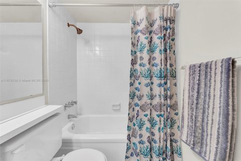 Condo in Greenacres, Florida, 2 bedrooms  № 1412253 - photo 24