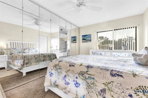 Condo in Greenacres, Florida, 2 bedrooms  № 1412253 - photo 29