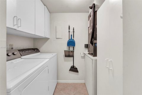 Condo in Greenacres, Florida, 2 bedrooms  № 1412253 - photo 21