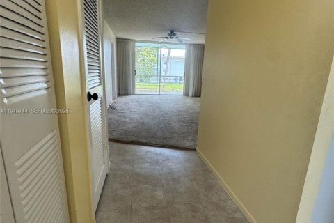 Copropriété à louer à Sunrise, Floride: 2 chambres, 78.97 m2 № 1997777 - photo 2