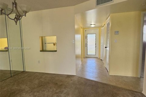 Copropriété à louer à Sunrise, Floride: 2 chambres, 78.97 m2 № 1997777 - photo 3