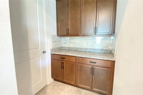 Casa en alquiler en Winter Garden, Florida, 5 dormitorios, 347.73 m2 № 1913445 - foto 11
