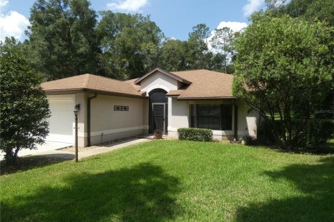 Villa ou maison à Dunnellon, Floride 2 chambres, 143.16 m2 № 2319080