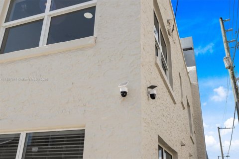 House in Miami, Florida 2 bedrooms, 81.94 sq.m. № 1888772 - photo 21