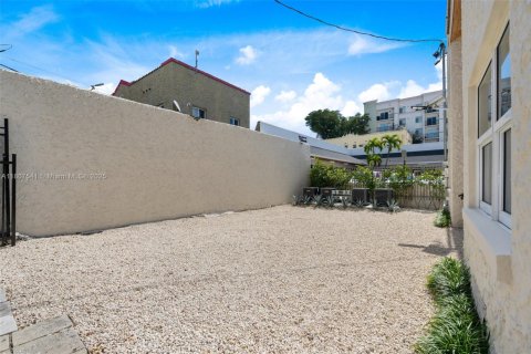 House in Miami, Florida 2 bedrooms, 81.94 sq.m. № 1888772 - photo 20