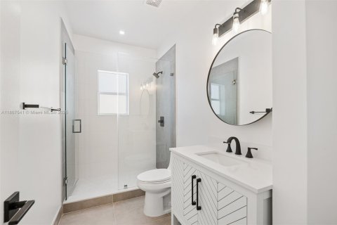 House in Miami, Florida 2 bedrooms, 81.94 sq.m. № 1888772 - photo 14