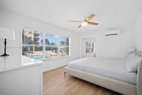 Condominio en alquiler en Surfside, Florida, 1 dormitorio, 54.81 m2 № 2012698 - foto 2