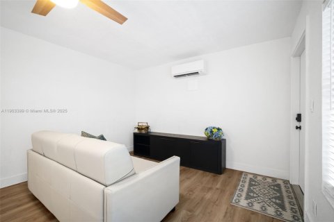 Condominio en alquiler en Surfside, Florida, 1 dormitorio, 54.81 m2 № 2012698 - foto 4