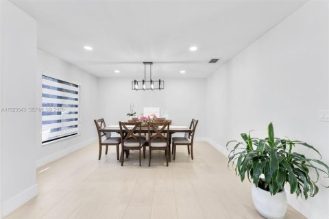 Villa ou maison à vendre à Cooper City, Floride: 3 chambres, 169.45 m2 № 1984383 - photo 17