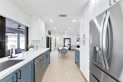 Villa ou maison à vendre à Cooper City, Floride: 3 chambres, 169.45 m2 № 1984383 - photo 12